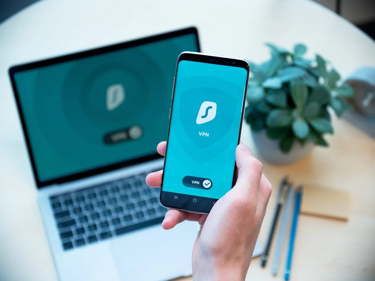 Connexion VPN chiffrée — tunnel sécurisé entre l'appareil et internet